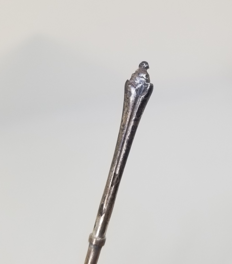 ÜST KISMI LALE FORMUNDA OSMANLI DÖNEMİ GÜMÜŞ İĞNE