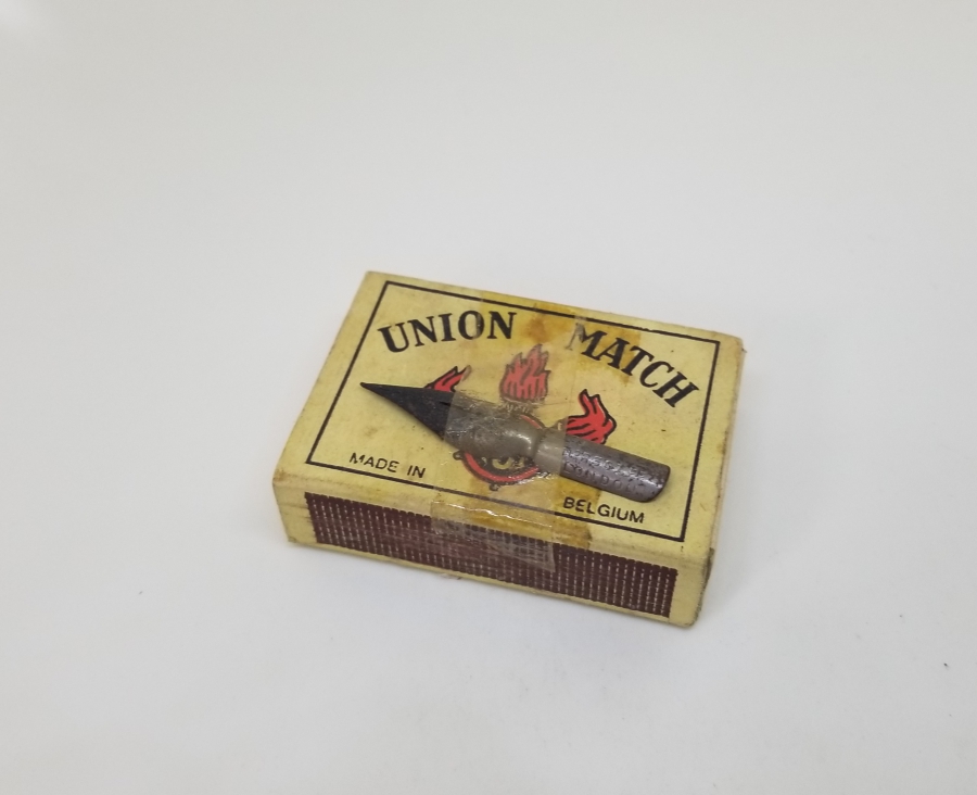 İÇİNDE DİVİTLERİYLE OSMANLI DÖNEMİ DİVİT UCU KUTUSU