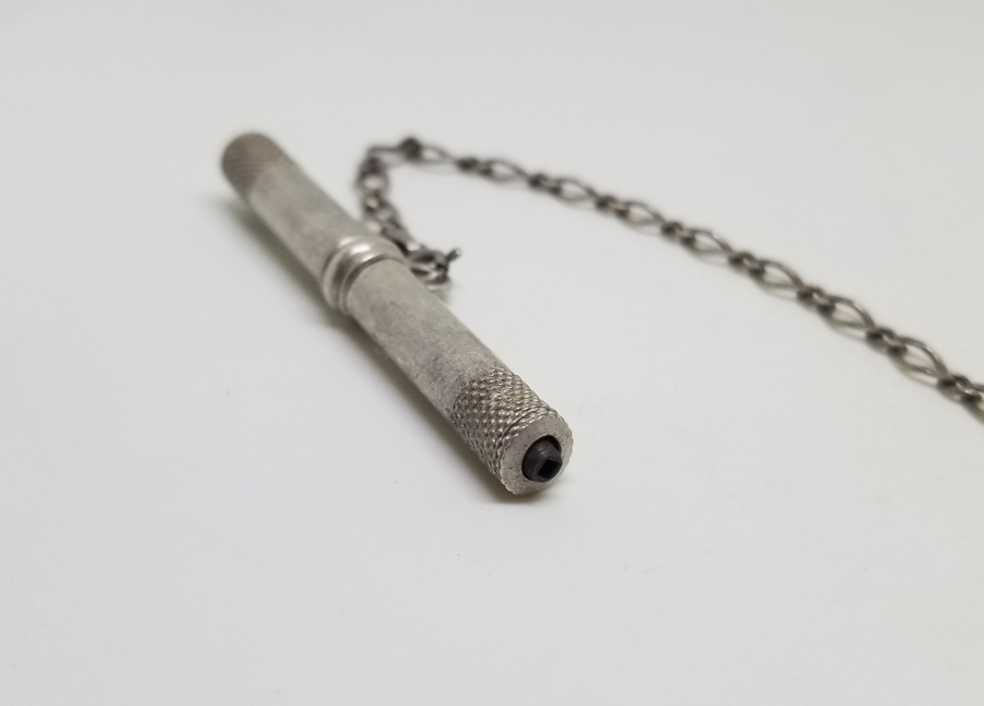 KÖSTEK SALLAMASI UCUNA TAKILAN NADİR ANTİKA GÜMÜŞ KALEM