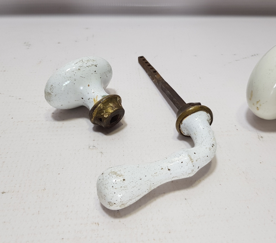 OSMANLI DÖNEMİ NADİR PORSELEN TAM TAKIM KAPI TUTMACI