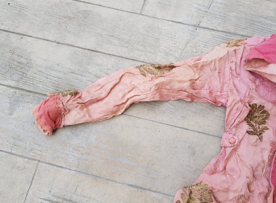 GÜMÜŞ SIRMA İŞÇİLİKLİ HEREKE İŞİ İPEK GELİN CEKETİ