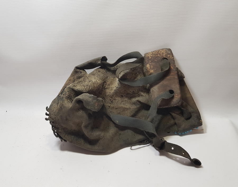 OSMANLI DÖNEMİ DERİDEN MAMUL ÜZERİ OPAL TAŞLI NADİR ÇOBAK AZIKLIĞI