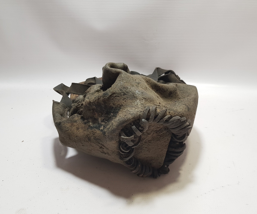 OSMANLI DÖNEMİ DERİDEN MAMUL ÜZERİ OPAL TAŞLI NADİR ÇOBAK AZIKLIĞI