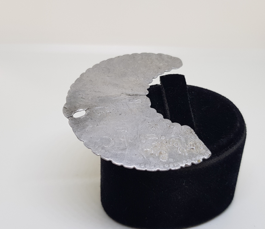 ÜZERİ AYETLERLE DEKORLU OSMANLI DÖNEMİ HİLAL FORMLU TILSIM KOLYE