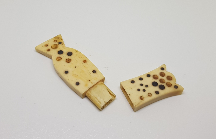 MİNARE FORMUNDA YAPILMIŞ OSMANLI DÖNEMİ TEKKE İŞİ KEMİK İĞNEDAN