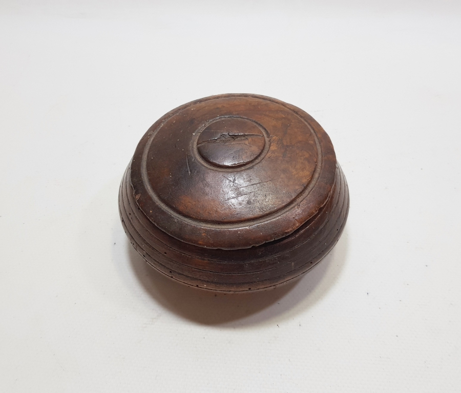 YEKPARE AĞAÇTAN EL OYMA TEKKE İŞİ OSMANLI KAPAKLI MAYALIK