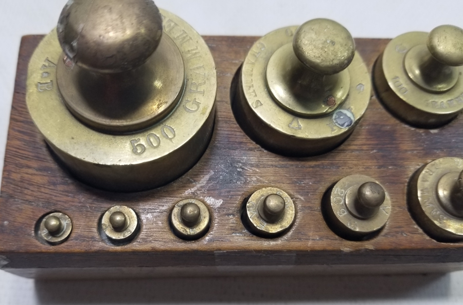 ORİJİNAL AHŞAP KUTUSUNDA ANTİKA DİRHEM LOTU