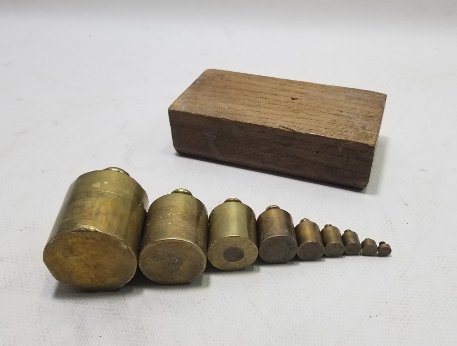 ORİJİNAL AHŞAP KUTUSUNDA ANTİKA DİRHEM LOTU