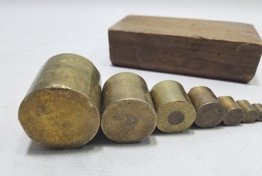 ORİJİNAL AHŞAP KUTUSUNDA ANTİKA DİRHEM LOTU