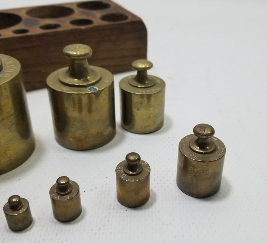 ORİJİNAL AHŞAP KUTUSUNDA ANTİKA DİRHEM LOTU