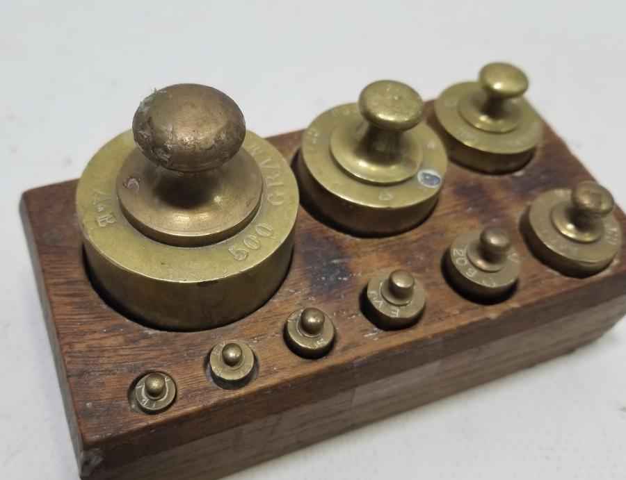 ORİJİNAL AHŞAP KUTUSUNDA ANTİKA DİRHEM LOTU