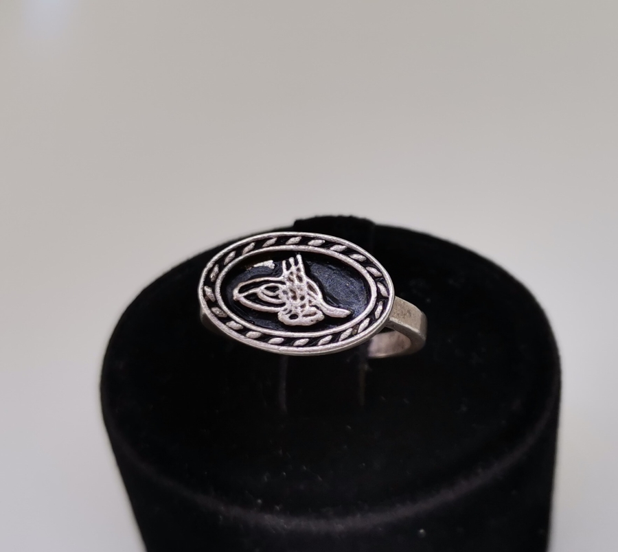 ÜZERİNDE OSMANLI TUĞRASI BULUNAN GÜMÜŞ YÜZÜK