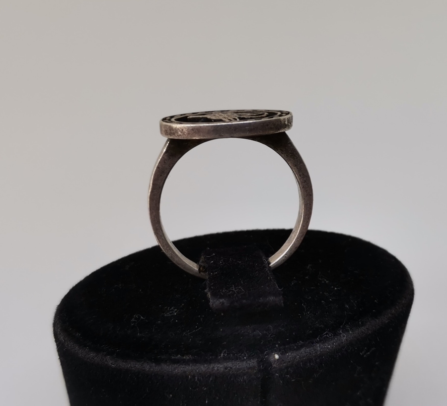 ÜZERİNDE OSMANLI TUĞRASI BULUNAN GÜMÜŞ YÜZÜK