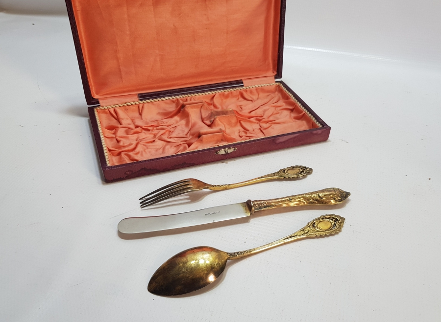 ORİJİNAL KUTUSUNDA OSMANLI DÖNEMİ GÜMÜŞ ÇATAL-BIÇAK-KAŞIK TAKIMI