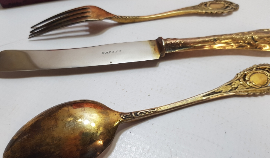ORİJİNAL KUTUSUNDA OSMANLI DÖNEMİ GÜMÜŞ ÇATAL-BIÇAK-KAŞIK TAKIMI