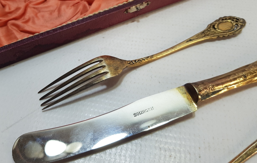 ORİJİNAL KUTUSUNDA OSMANLI DÖNEMİ GÜMÜŞ ÇATAL-BIÇAK-KAŞIK TAKIMI