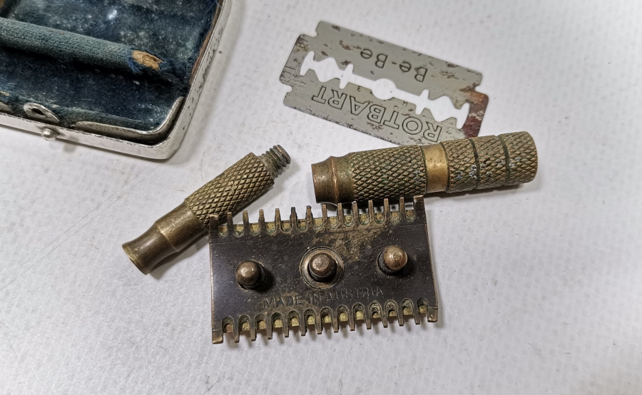 ORİJİNAL KUTUSUNDA ANTİKA SEYAHAT TRAŞ TAKIMI