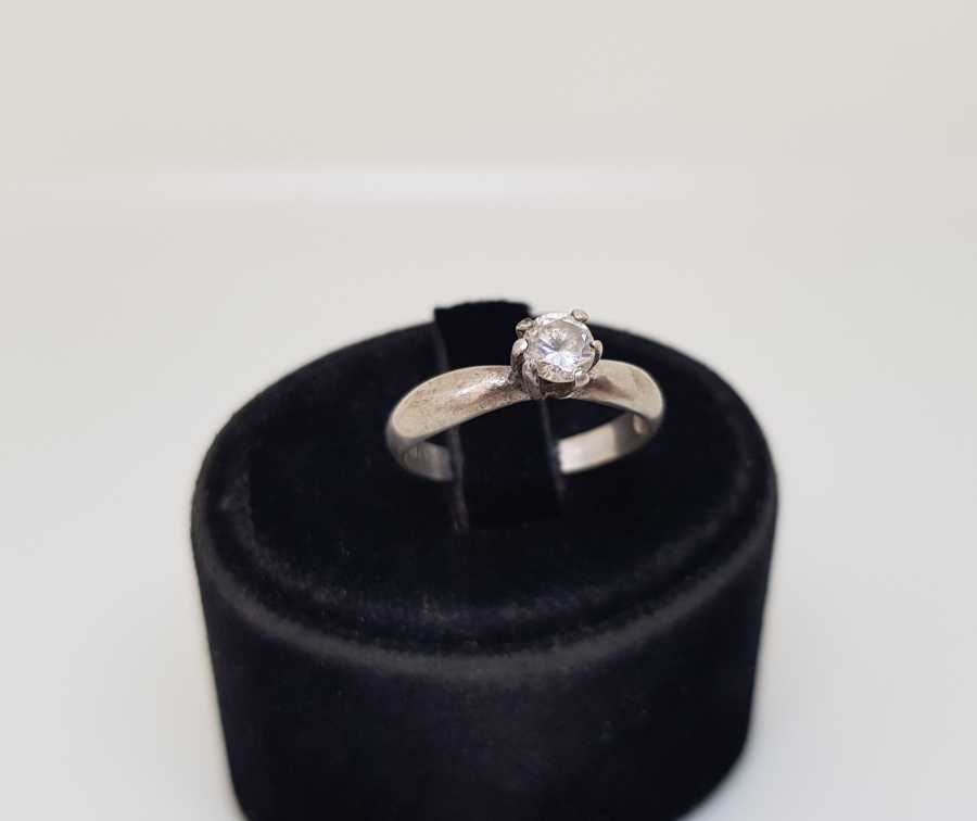 TEK TAŞ MODEL GÜMÜŞ YÜZÜK