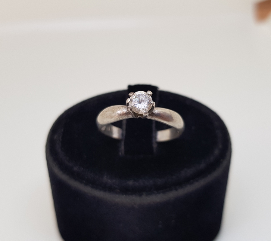 TEK TAŞ MODEL GÜMÜŞ YÜZÜK