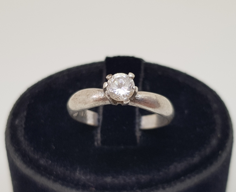 TEK TAŞ MODEL GÜMÜŞ YÜZÜK