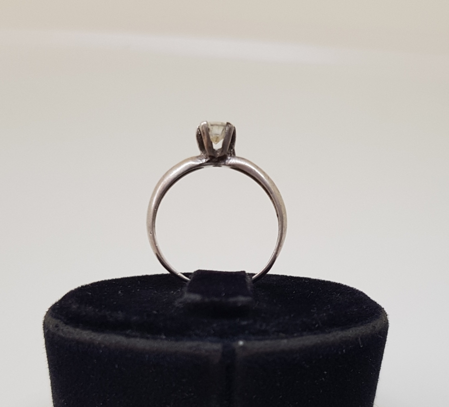 TEK TAŞ MODEL GÜMÜŞ YÜZÜK