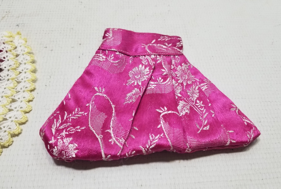 OSMANLI İPEK ELMASİYE KUMAŞTAN YAPILMIŞ İKİ ADET KESE