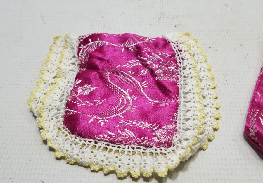 OSMANLI İPEK ELMASİYE KUMAŞTAN YAPILMIŞ İKİ ADET KESE