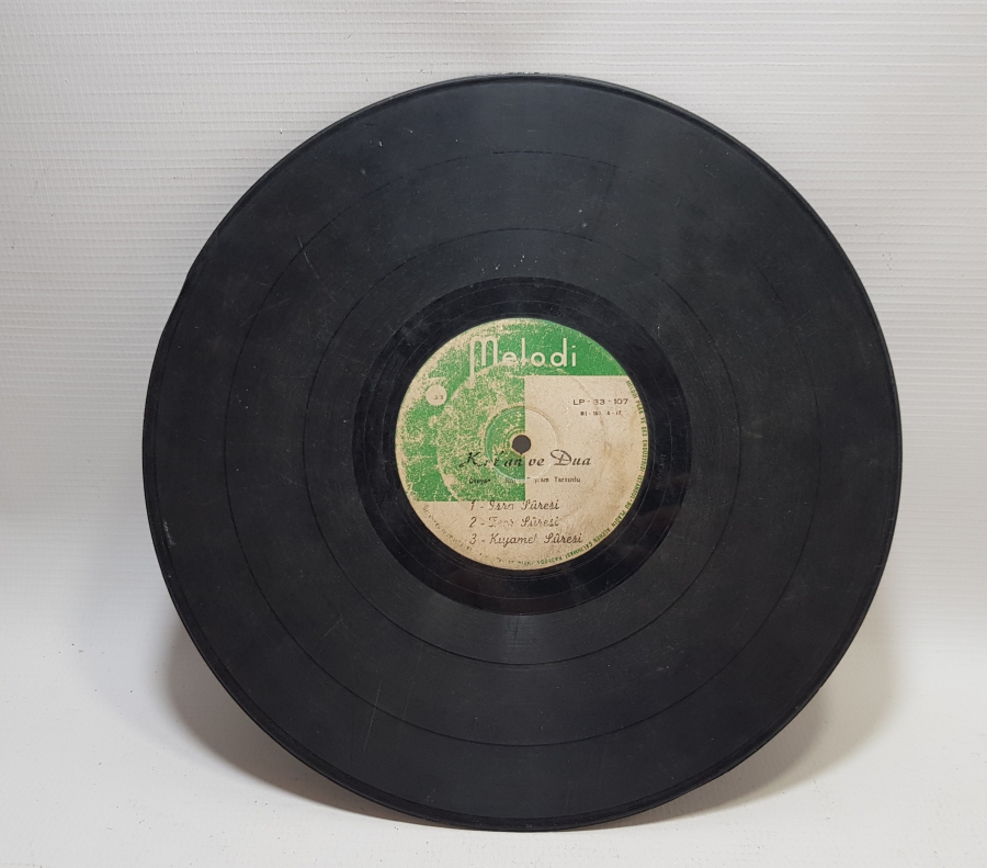 İÇİNDE SURE VE MEVLİDLER BULUNAN ANTİKA TAŞ PLAK