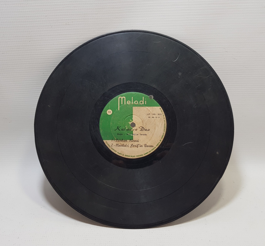 İÇİNDE SURE VE MEVLİDLER BULUNAN ANTİKA TAŞ PLAK