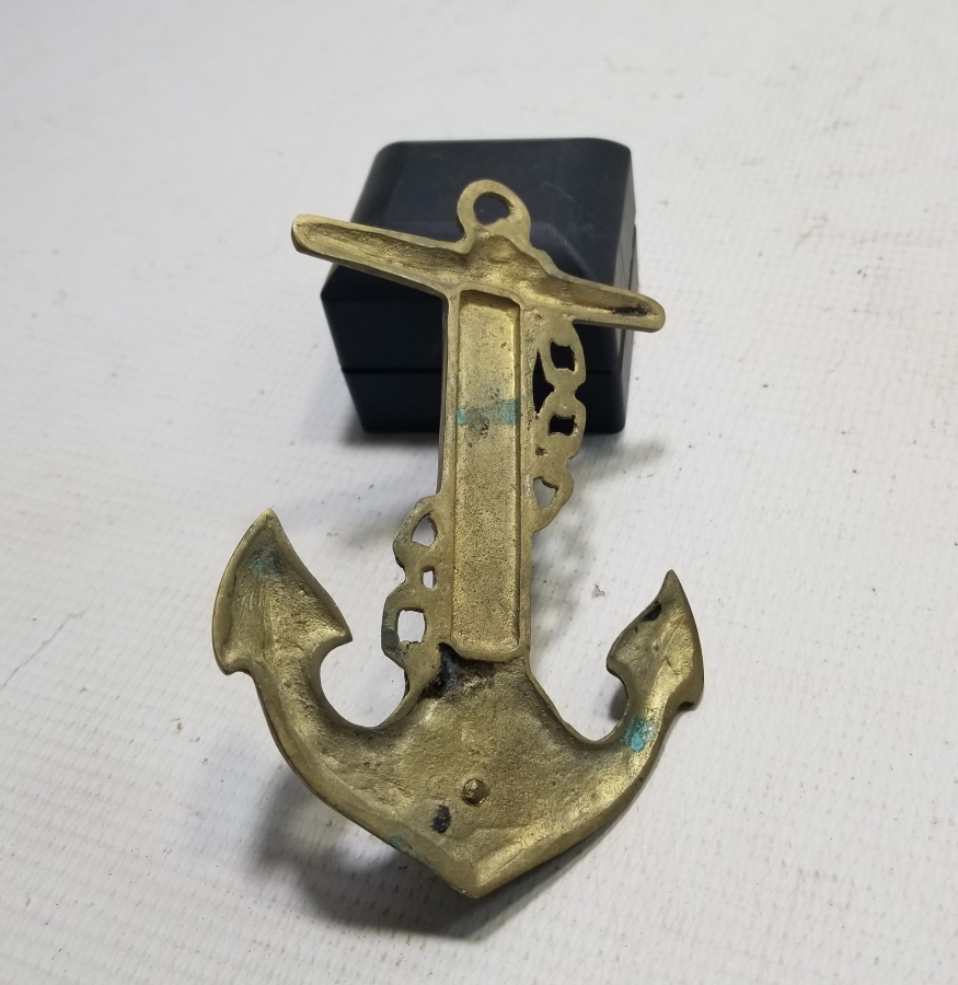 DENİZCİ ÇIPASI FORMUNDA YAPILMIŞ ANTİKA PİRİNÇ ASKI