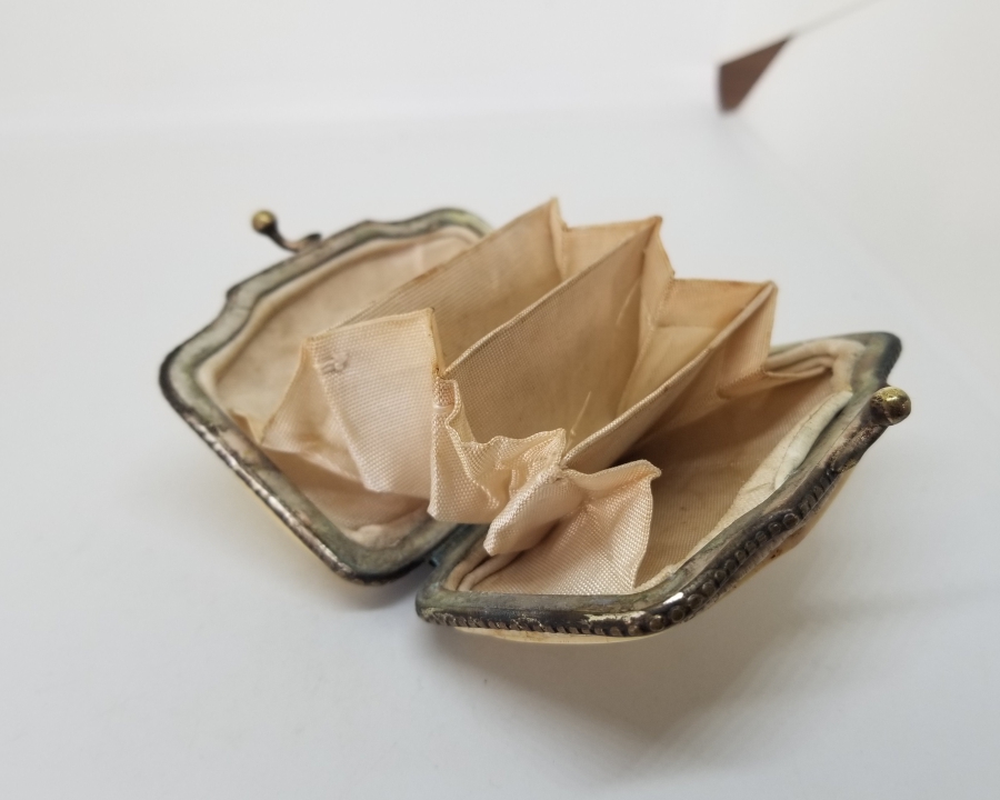 ÜZERİ GÜMÜŞ VERMEYLİ OSMANLI DÖNEMİ NADİR TİPTE GALALİT CÜZDAN