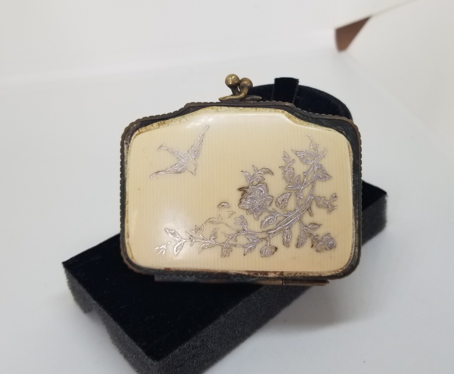 ÜZERİ GÜMÜŞ VERMEYLİ OSMANLI DÖNEMİ NADİR TİPTE GALALİT CÜZDAN