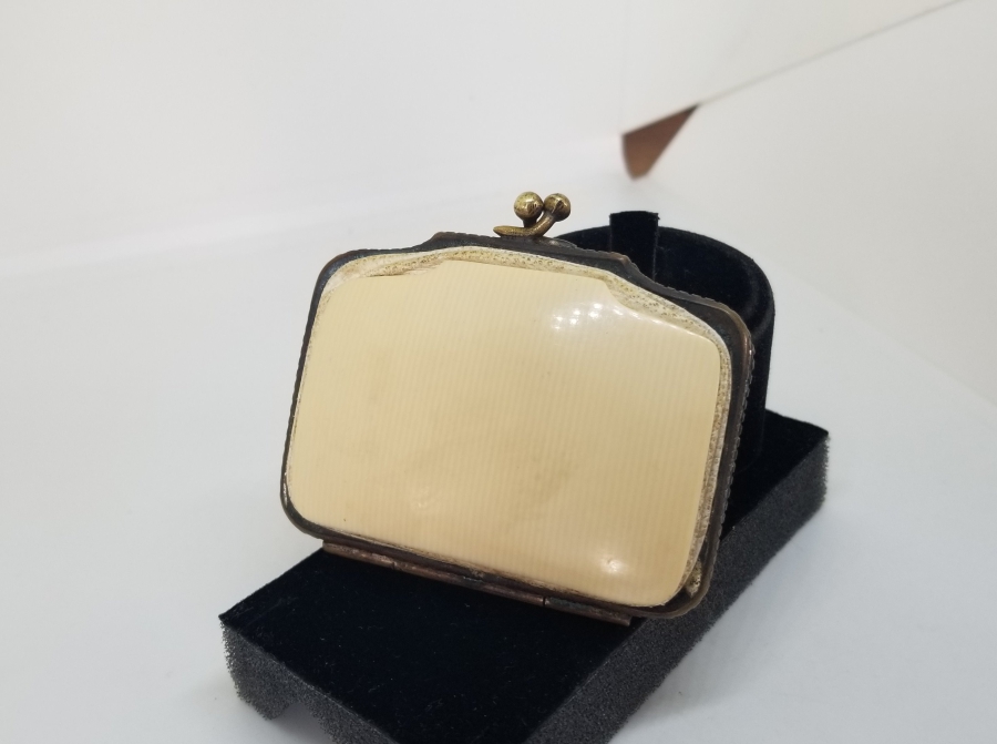 ÜZERİ GÜMÜŞ VERMEYLİ OSMANLI DÖNEMİ NADİR TİPTE GALALİT CÜZDAN