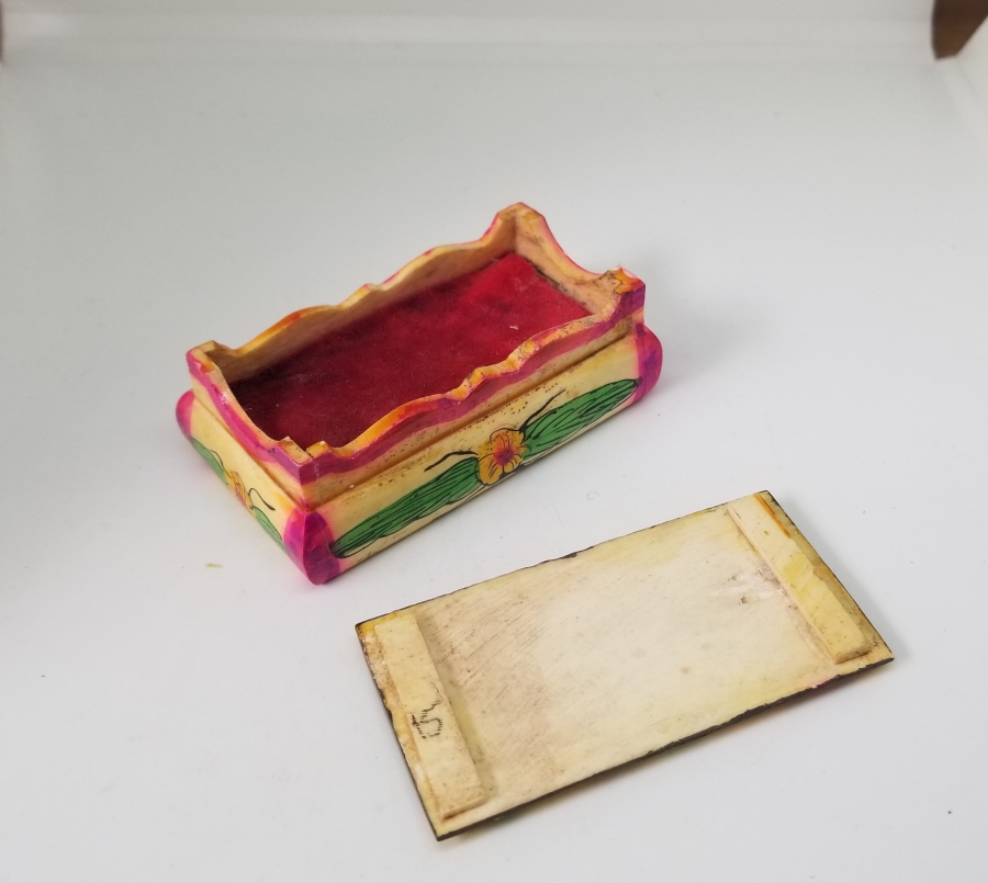 KEMİK ÜZERİ EL BOYAMA İŞÇİLİKLİ ÖZEL YAPIM KAPAKLI KUTU