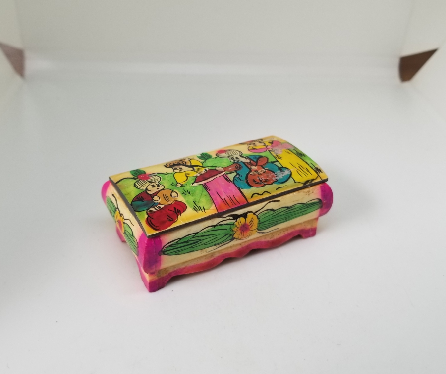 KEMİK ÜZERİ EL BOYAMA İŞÇİLİKLİ ÖZEL YAPIM KAPAKLI KUTU