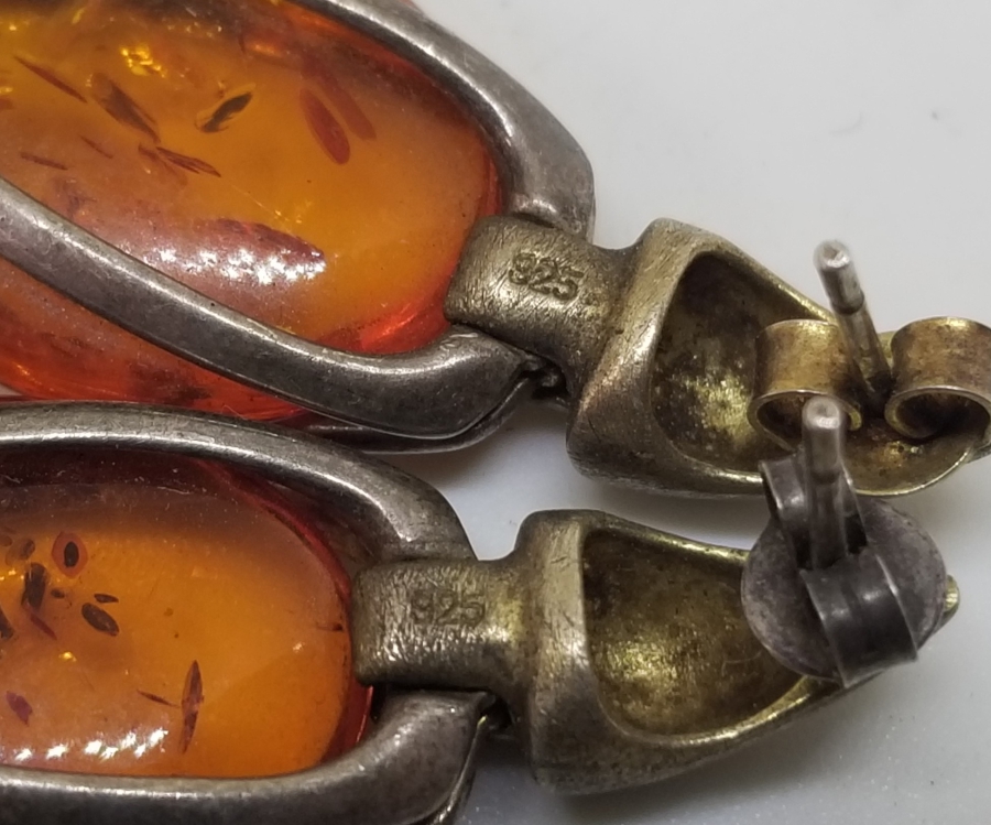 ÖZEL YAPIM GÜMÜŞ FOSİLLİ KEHRİBAR KÜPE