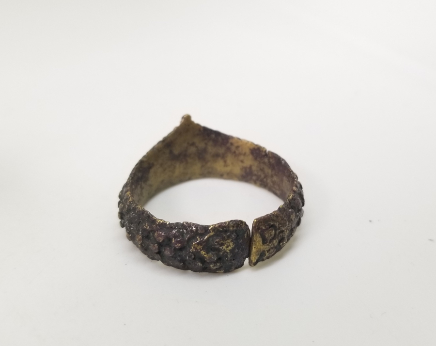 KABARTMA İŞÇİLİKLİ OSMANLI DÖNEMİ BRONZ ZİHGİR - OKÇU YÜZÜĞÜ