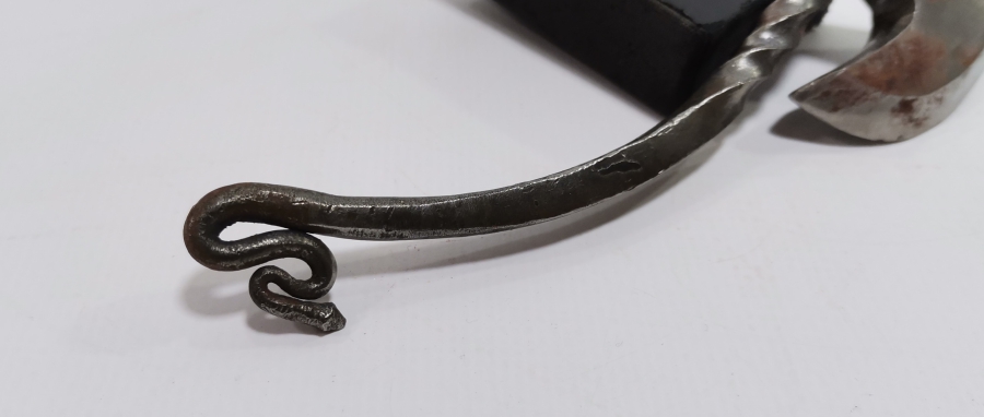 OSMANLI DÖNEMİ TEBER FORMLU NADİR KAV ÇAKMAĞI