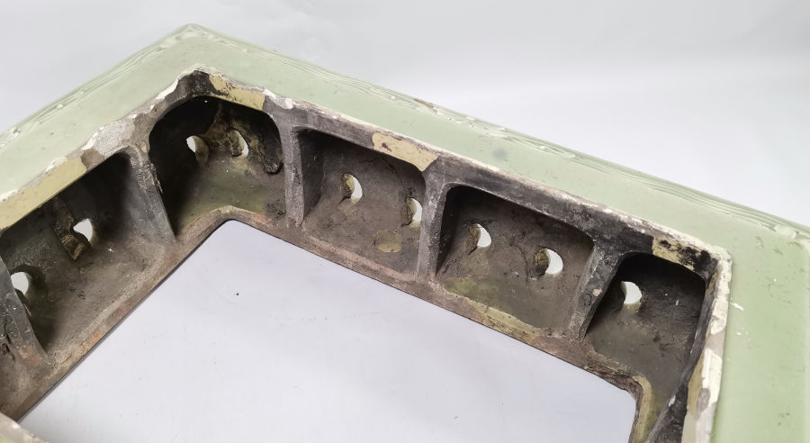 OSMANLI DÖNEMİ ÇOK NADİR KABARTMA İŞÇİLİKLİ BÜYÜK BOY PORSELEN SOBA ÜSTÜ