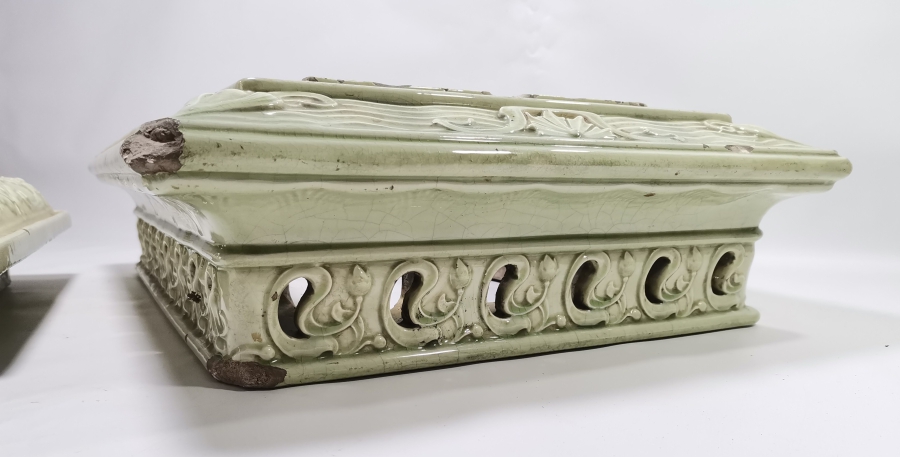 OSMANLI DÖNEMİ ÇOK NADİR KABARTMA İŞÇİLİKLİ BÜYÜK BOY PORSELEN SOBA ÜSTÜ