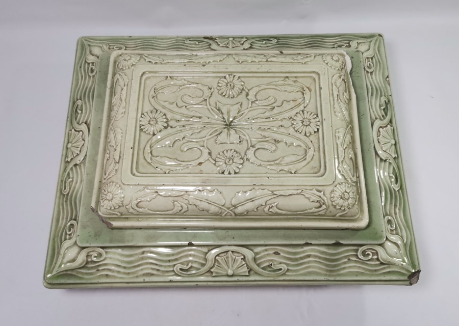 OSMANLI DÖNEMİ ÇOK NADİR KABARTMA İŞÇİLİKLİ BÜYÜK BOY PORSELEN SOBA ÜSTÜ