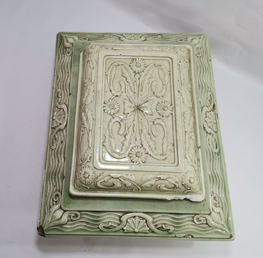 OSMANLI DÖNEMİ ÇOK NADİR KABARTMA İŞÇİLİKLİ BÜYÜK BOY PORSELEN SOBA ÜSTÜ