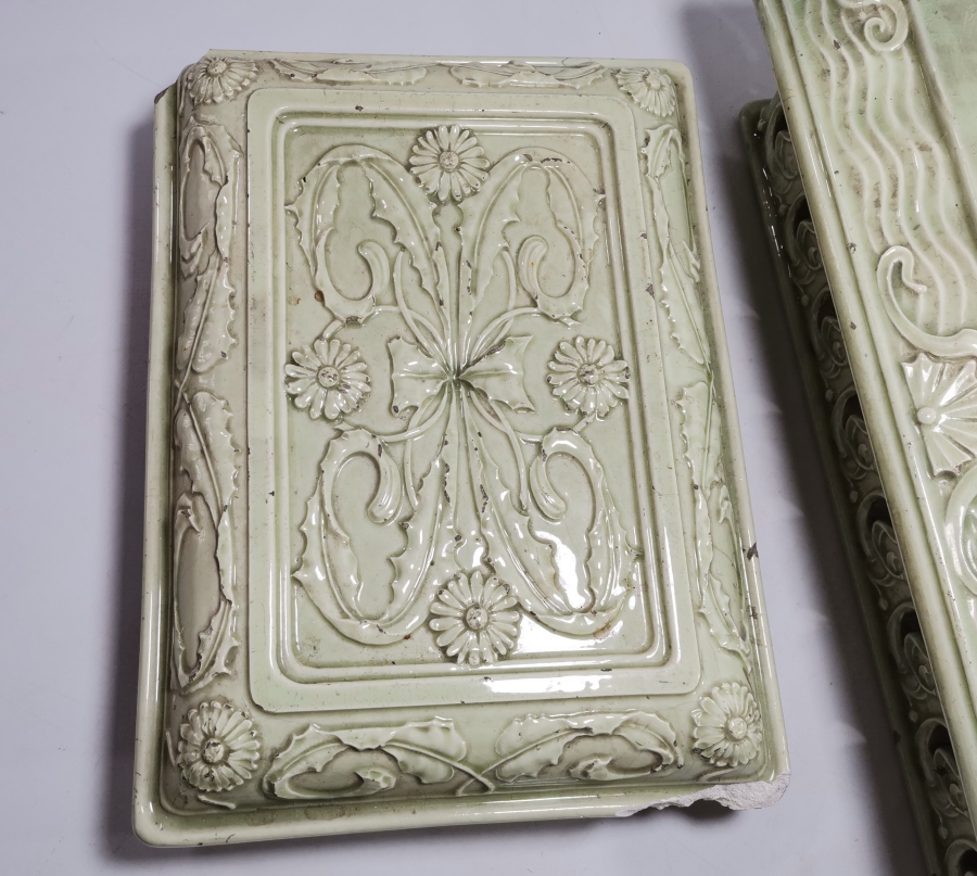 OSMANLI DÖNEMİ ÇOK NADİR KABARTMA İŞÇİLİKLİ BÜYÜK BOY PORSELEN SOBA ÜSTÜ