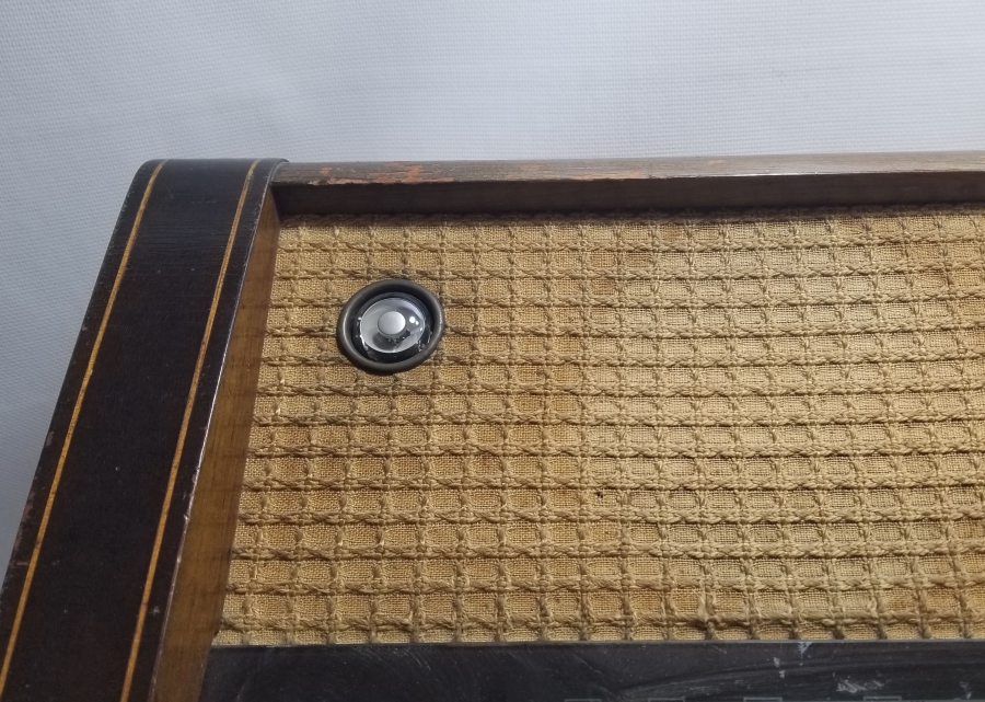 HAMİYET YÜCESES İMZALI FOTOĞRAFIYLA ANTİKA RADYO