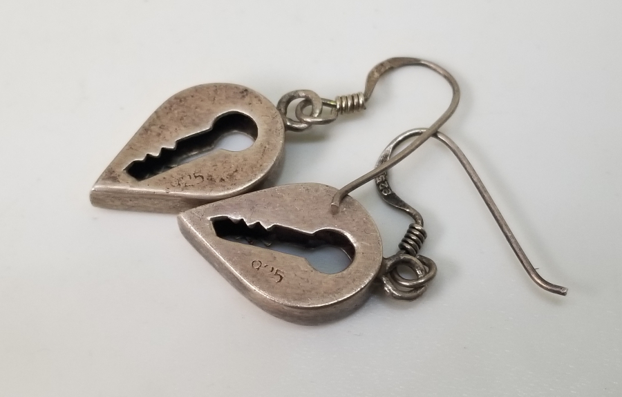 KİLİT FORMLU ÖZEL YAPIM GÜMÜŞ KÜPE