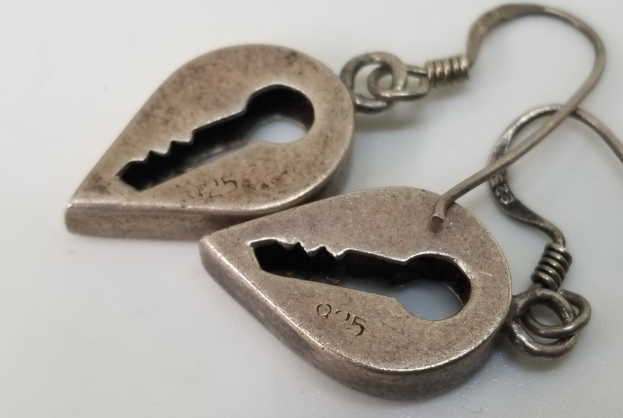 KİLİT FORMLU ÖZEL YAPIM GÜMÜŞ KÜPE