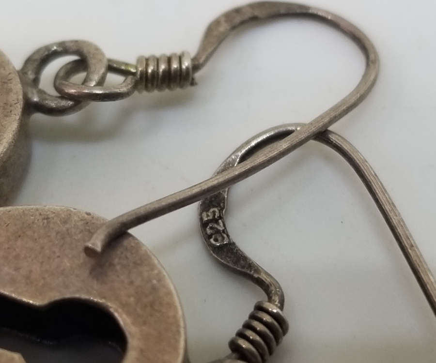 KİLİT FORMLU ÖZEL YAPIM GÜMÜŞ KÜPE