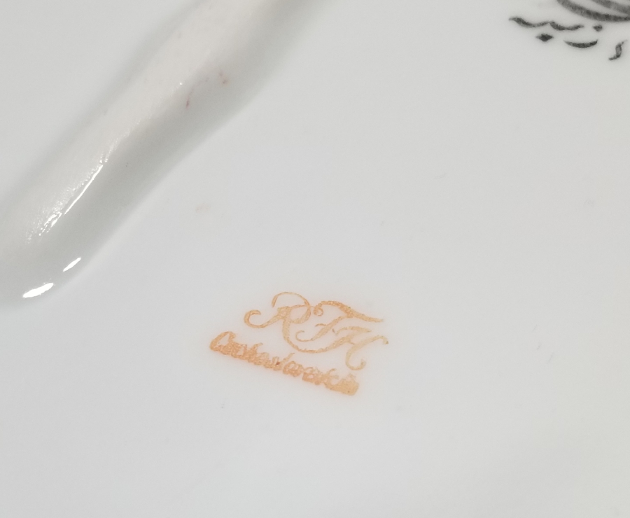 ARKASI OSMANLICA YAZILI VE ALTIN VARAKLI PORSELEN SALATA TABAĞI