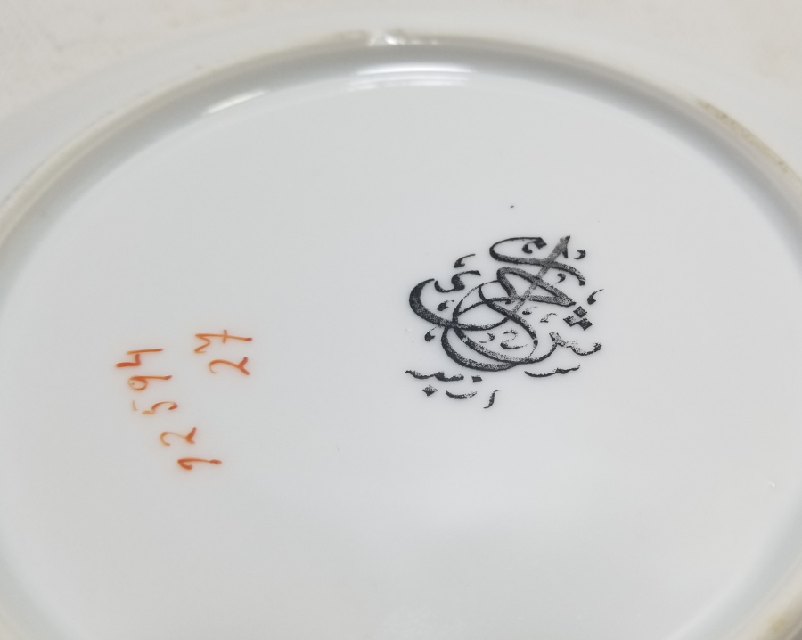 ARKASI OSMANLICA YAZILI VE ALTIN VARAKLI PORSELEN TABAK