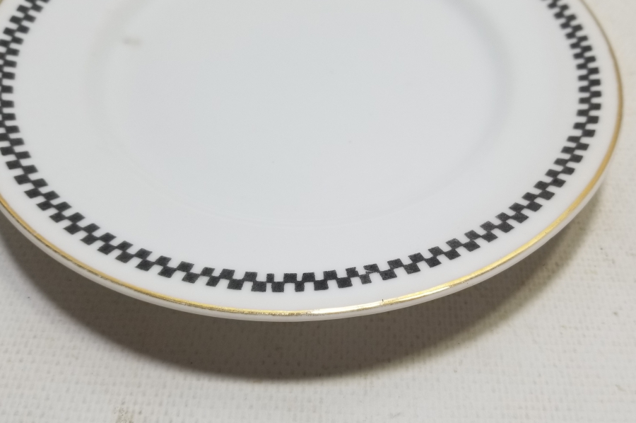 ARKASI OSMANLICA YAZILI VE ALTIN VARAKLI PORSELEN TABAK